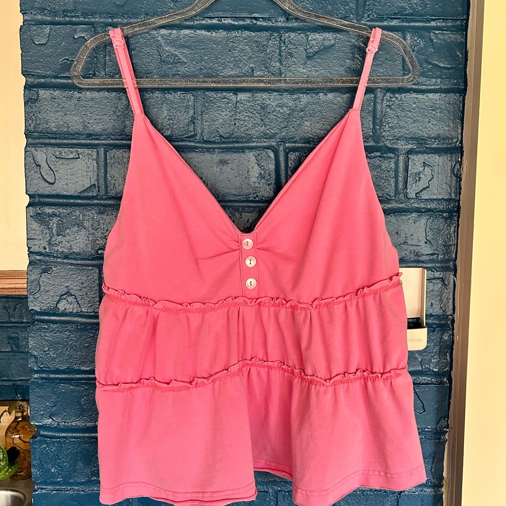 Chelsea &‎ Violet Pink Tank with Button Accents - Picture 5 of 8